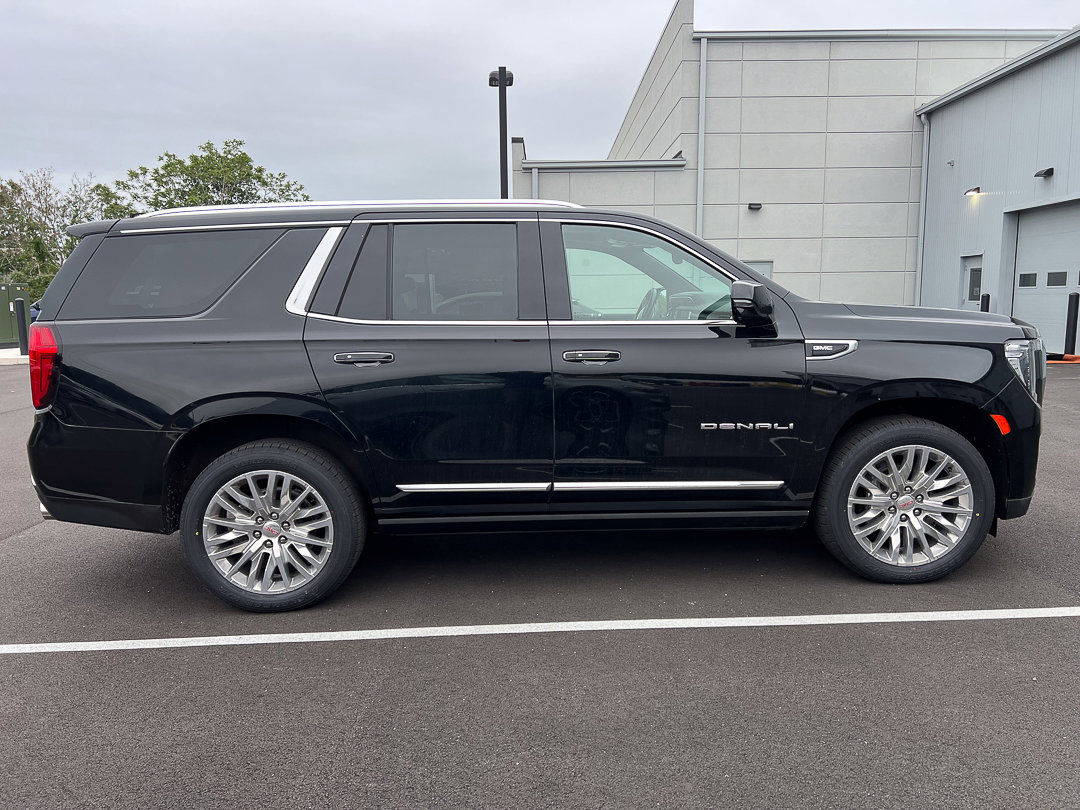 Used 2023 GMC Yukon Denali AWD/4WD image 6