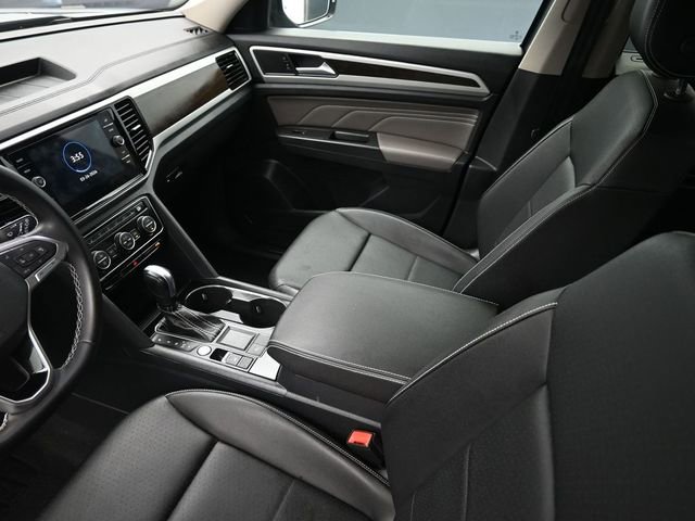 Used 2023 Volkswagen Atlas SE w/ Black Wheel Package image 16