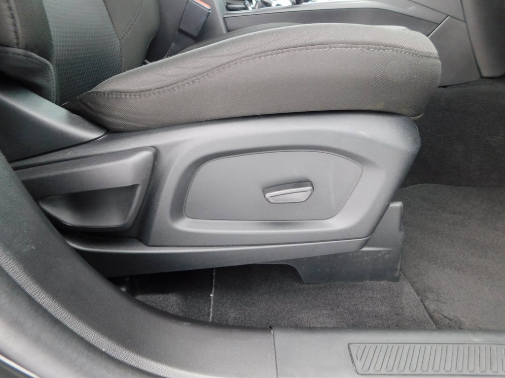 Used 2023 Ford Explorer XLT image 18