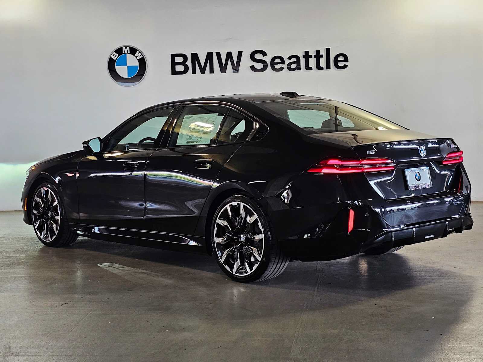 New 2026 BMW i5 M60 w/ Executive Package AWD/4WD image 4