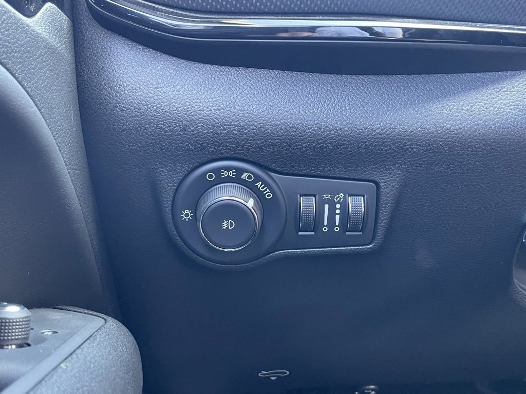 New 2026 Jeep Compass Latitude image 32