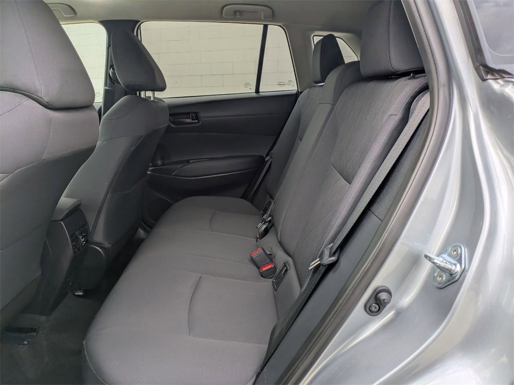 Used 2025 Toyota Corolla Cross LE image 29