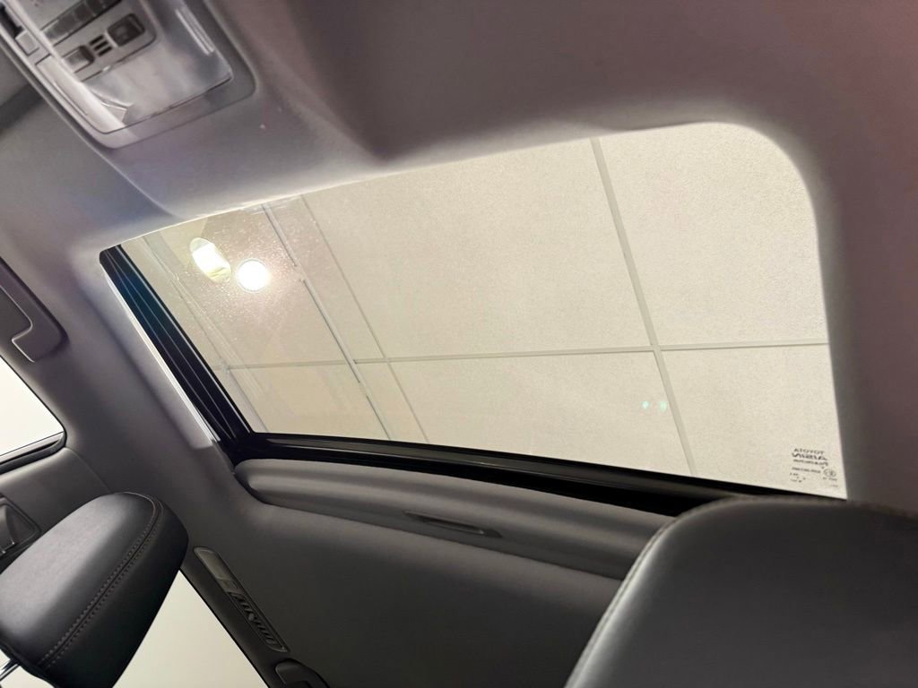 Used 2016 Toyota Highlander XLE AWD/4WD image 18