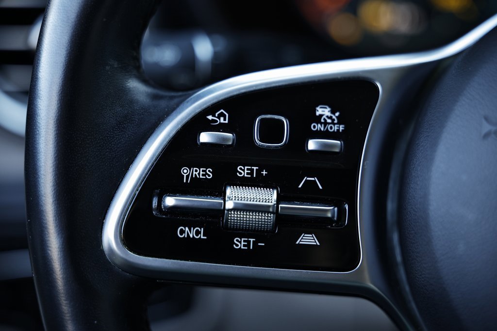 Used 2022 Mercedes-Benz GLC 300 4MATIC image 34