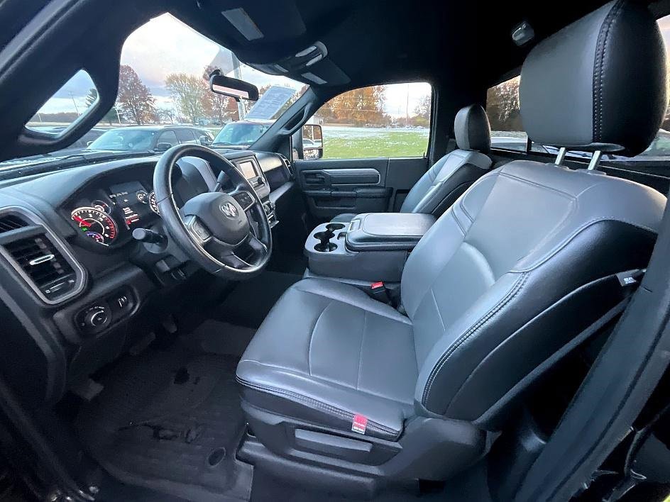 Used 2024 RAM 3500 Tradesman w/ Chrome Appearance Group image 15