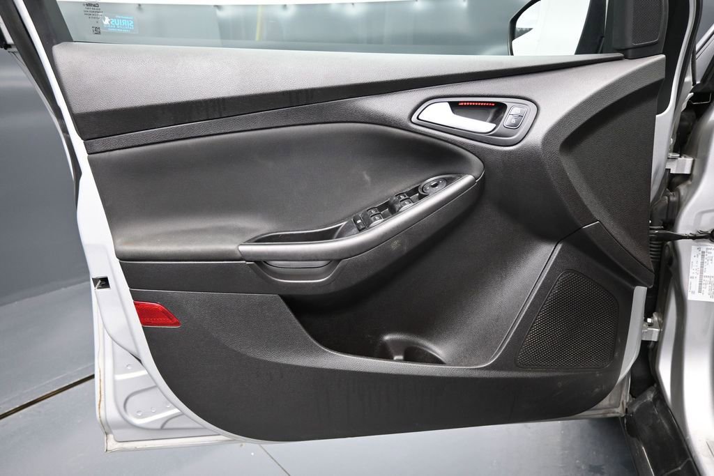 Used 2017 Ford Focus SEL w/ Interior Protection Package FWD image 10