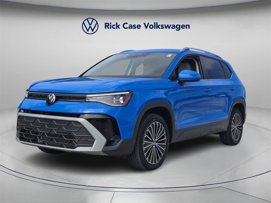 Certified 2025 Volkswagen Taos SE image 8