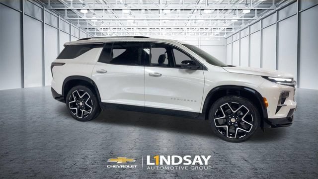 Used 2025 Chevrolet Traverse High Country AWD/4WD image 3