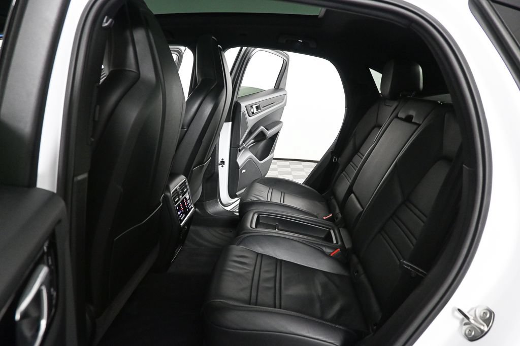 Used 2020 Porsche Cayenne AWD/4WD image 17
