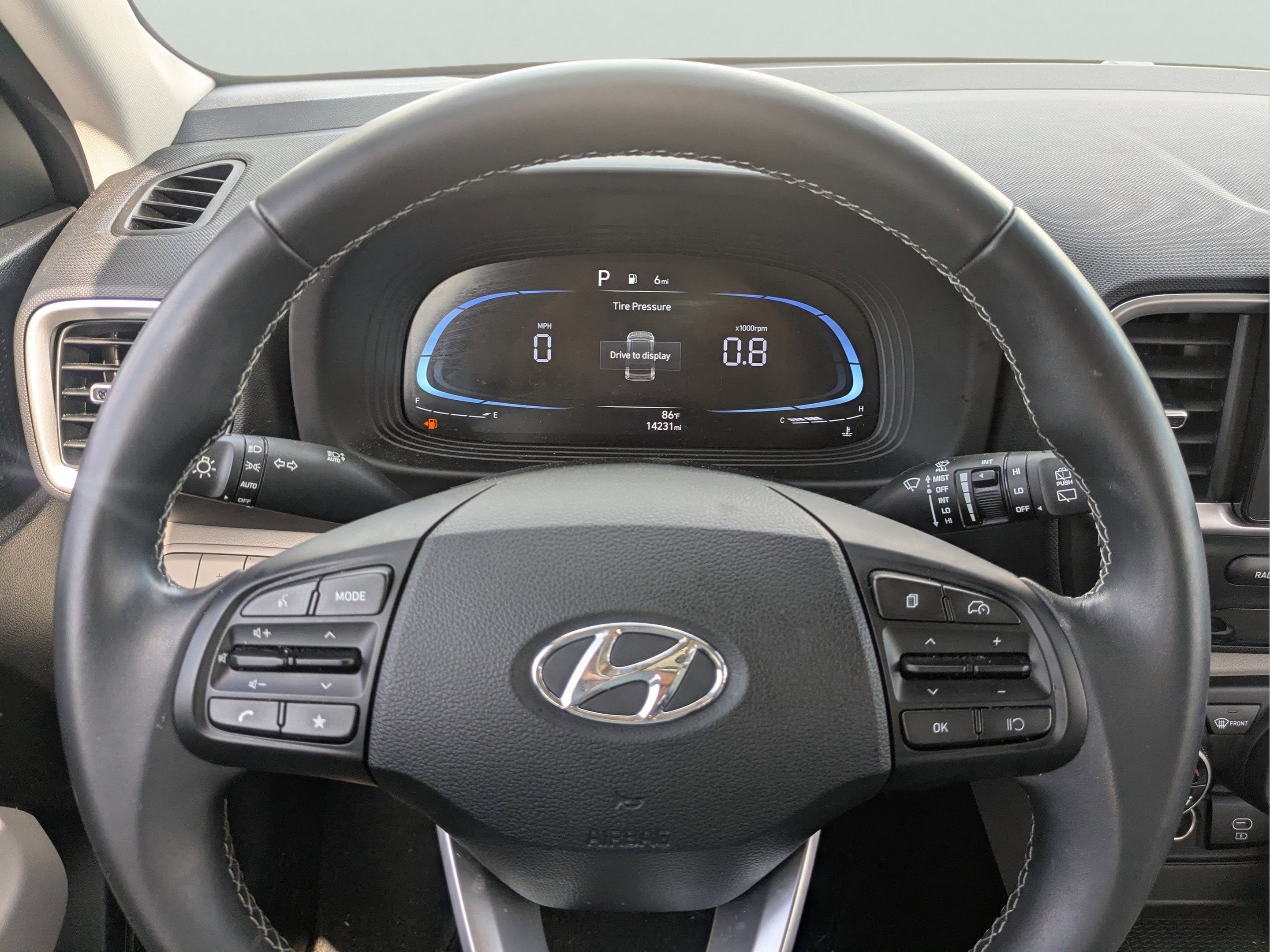 Certified 2025 Hyundai Venue SEL FWD image 26