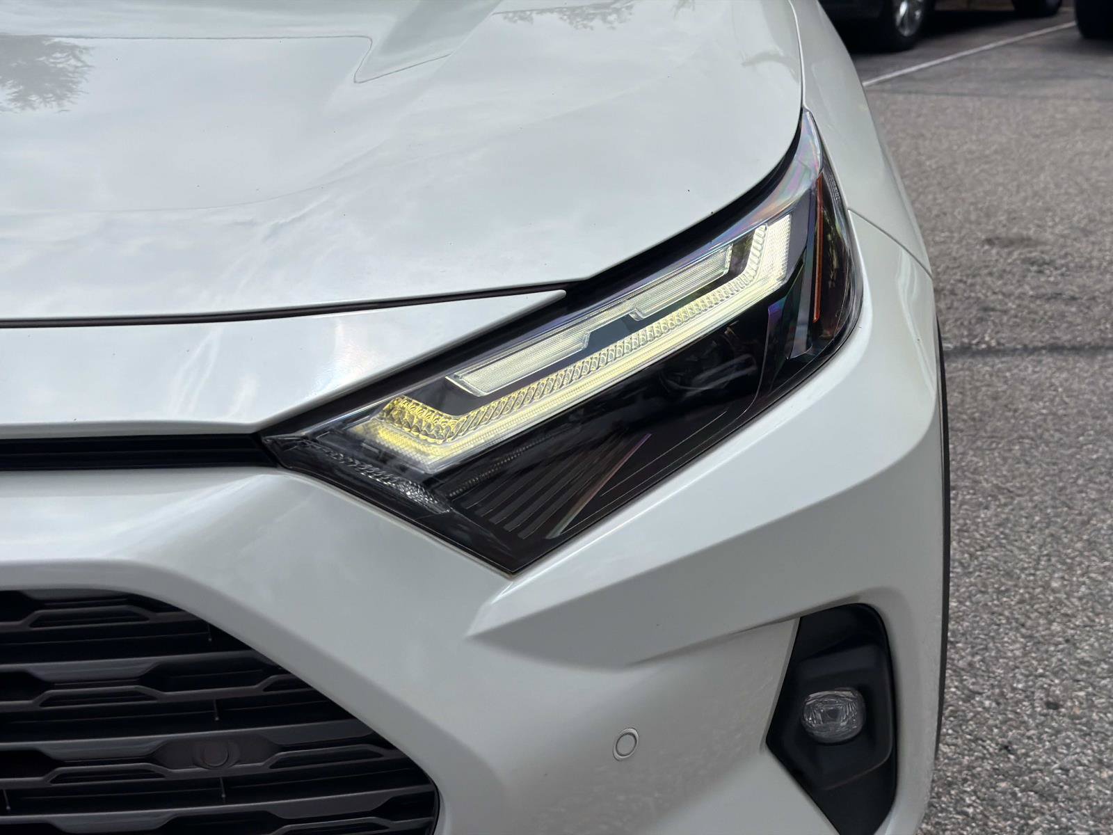 Used 2022 Toyota RAV4 Limited w/ Limited Grade Weather Package FWD image 9