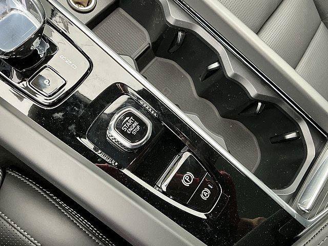 New 2026 Volvo XC60 B5 Ultra w/ Climate Package AWD/4WD image 17