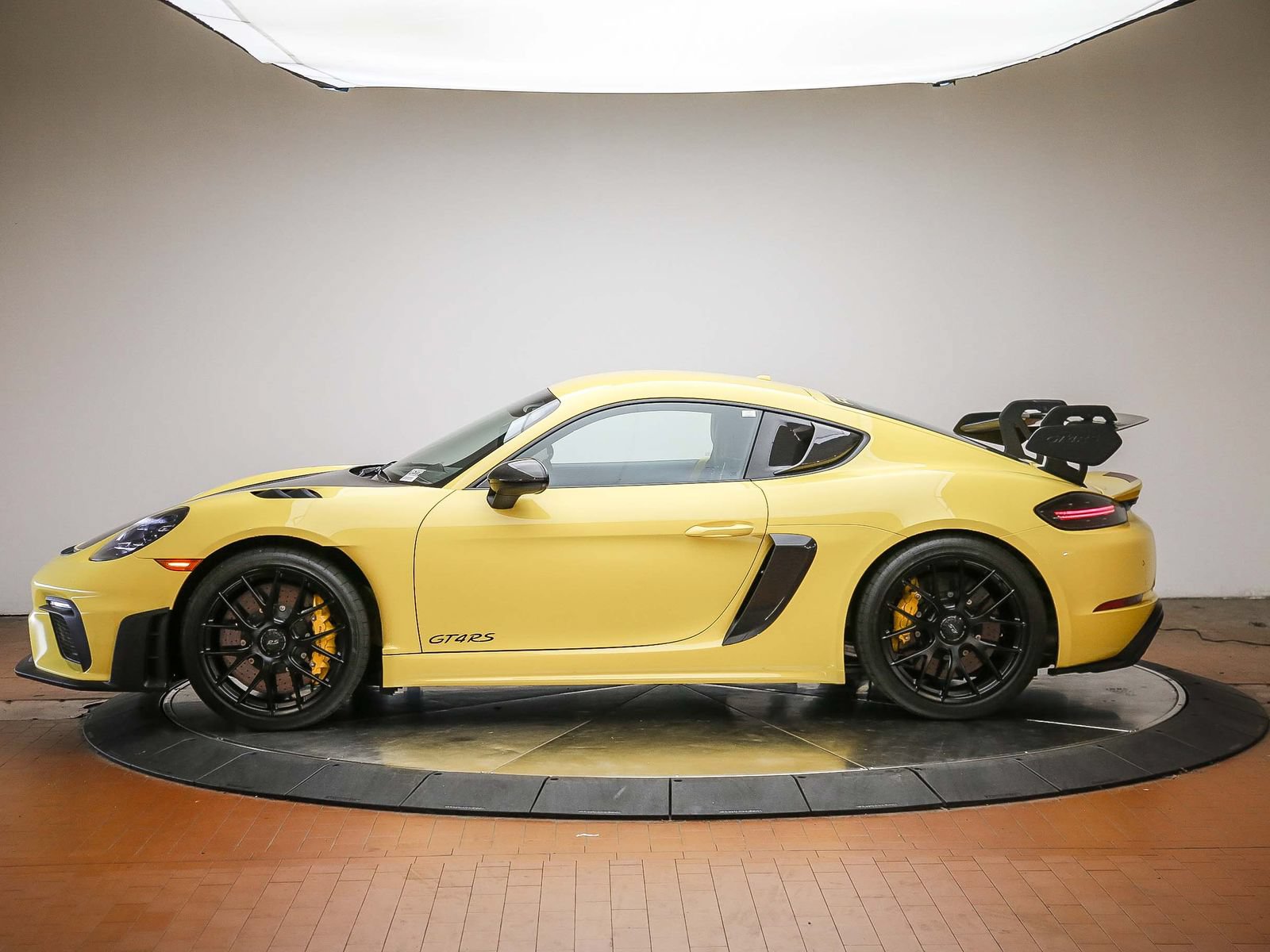 Certified 2024 Porsche 718 Cayman GT4 RS RWD image 2