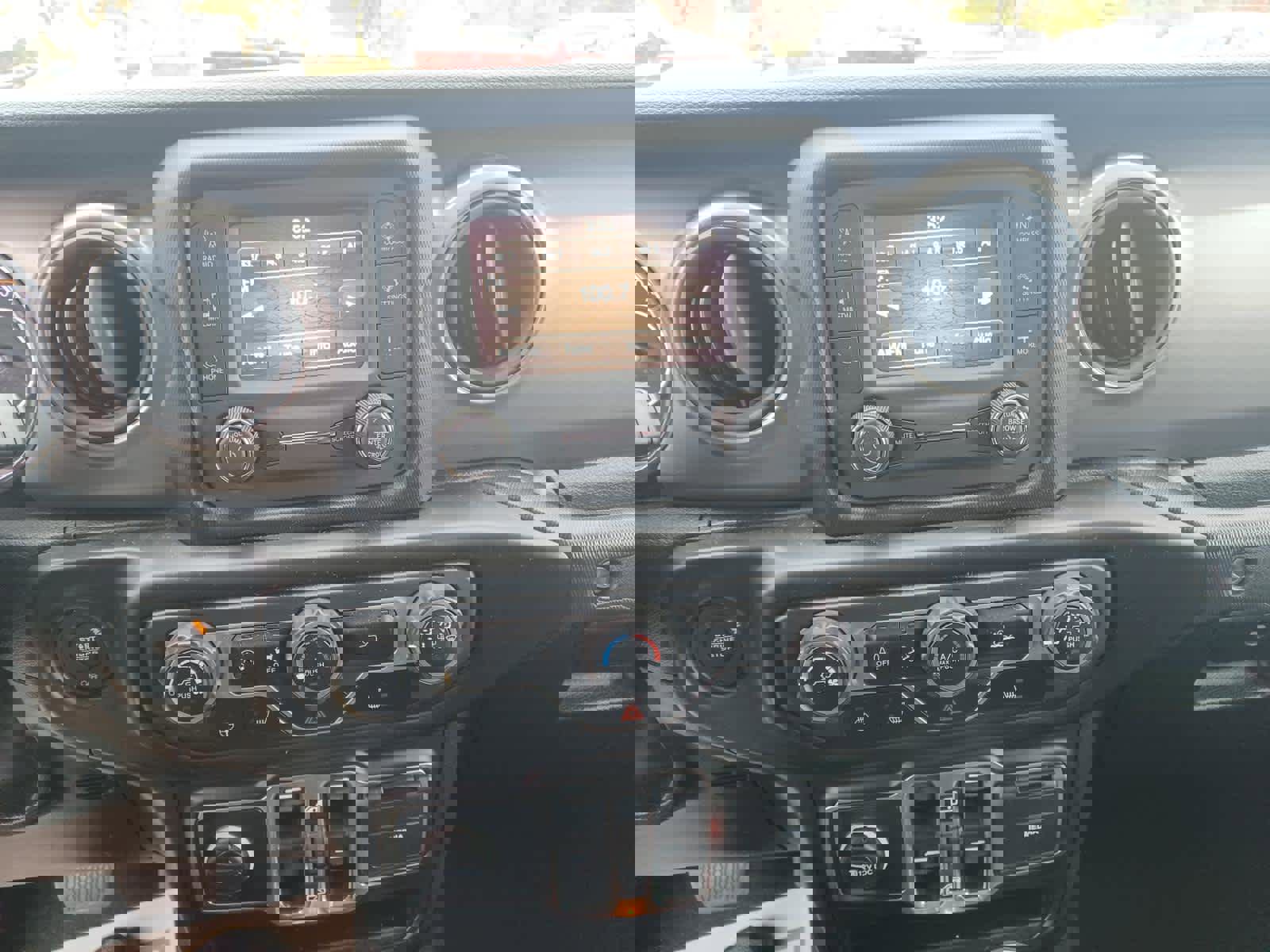 Used 2021 Jeep Gladiator Sport image 10