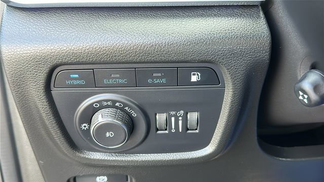 Used 2023 Jeep Grand Cherokee Overland w/ Advanced Protech Group III image 22