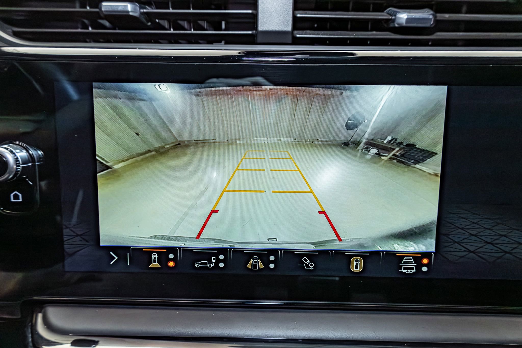 Used 2025 GMC Sierra 2500 AT4X image 23