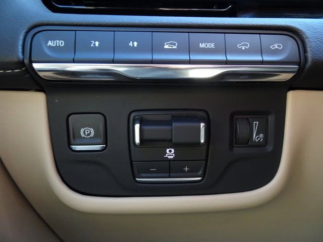 Used 2021 Cadillac Escalade Premium Luxury w/ Driver Assist Tech Package AWD/4WD image 25