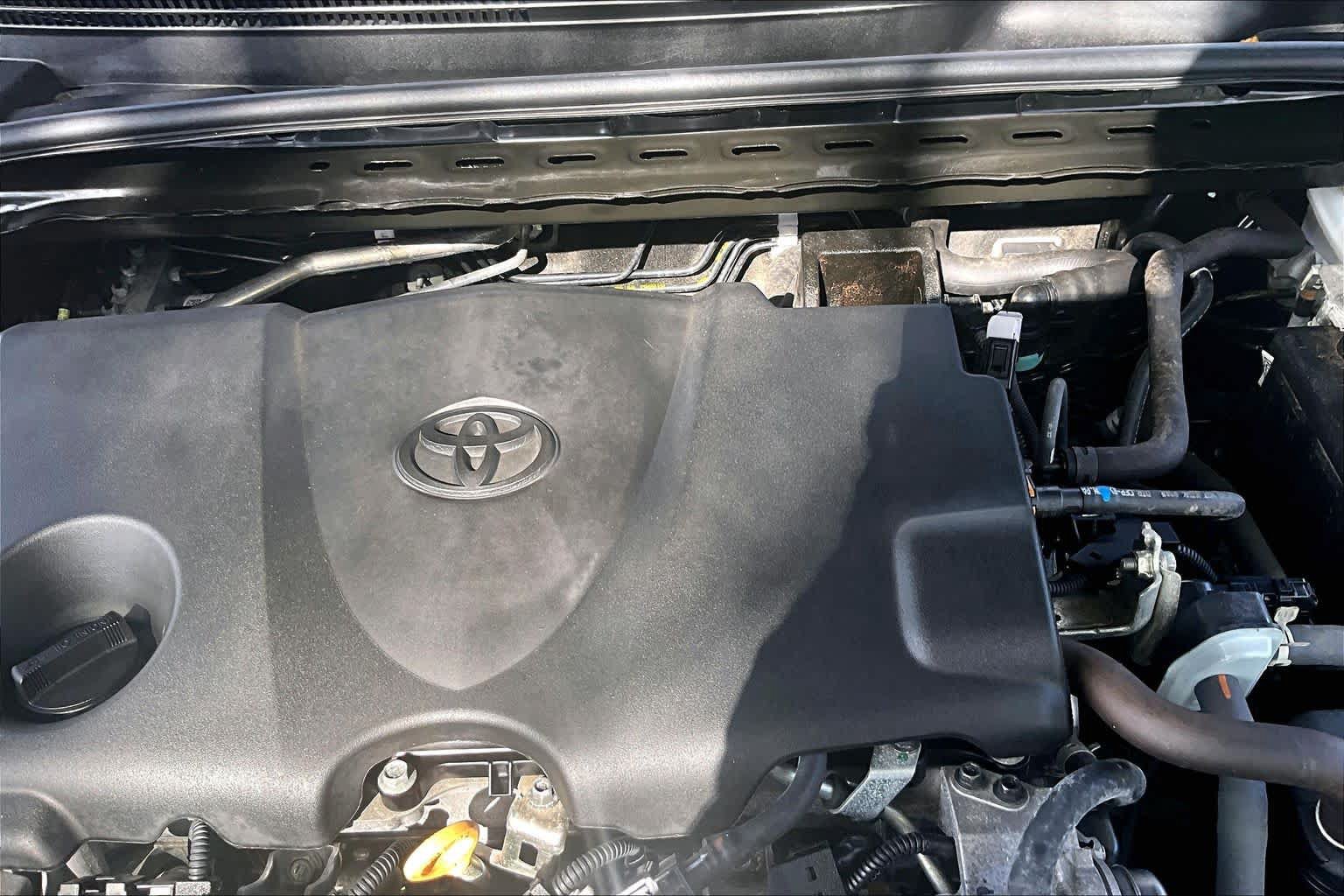 Used 2024 Toyota Camry SE AWD/4WD image 32