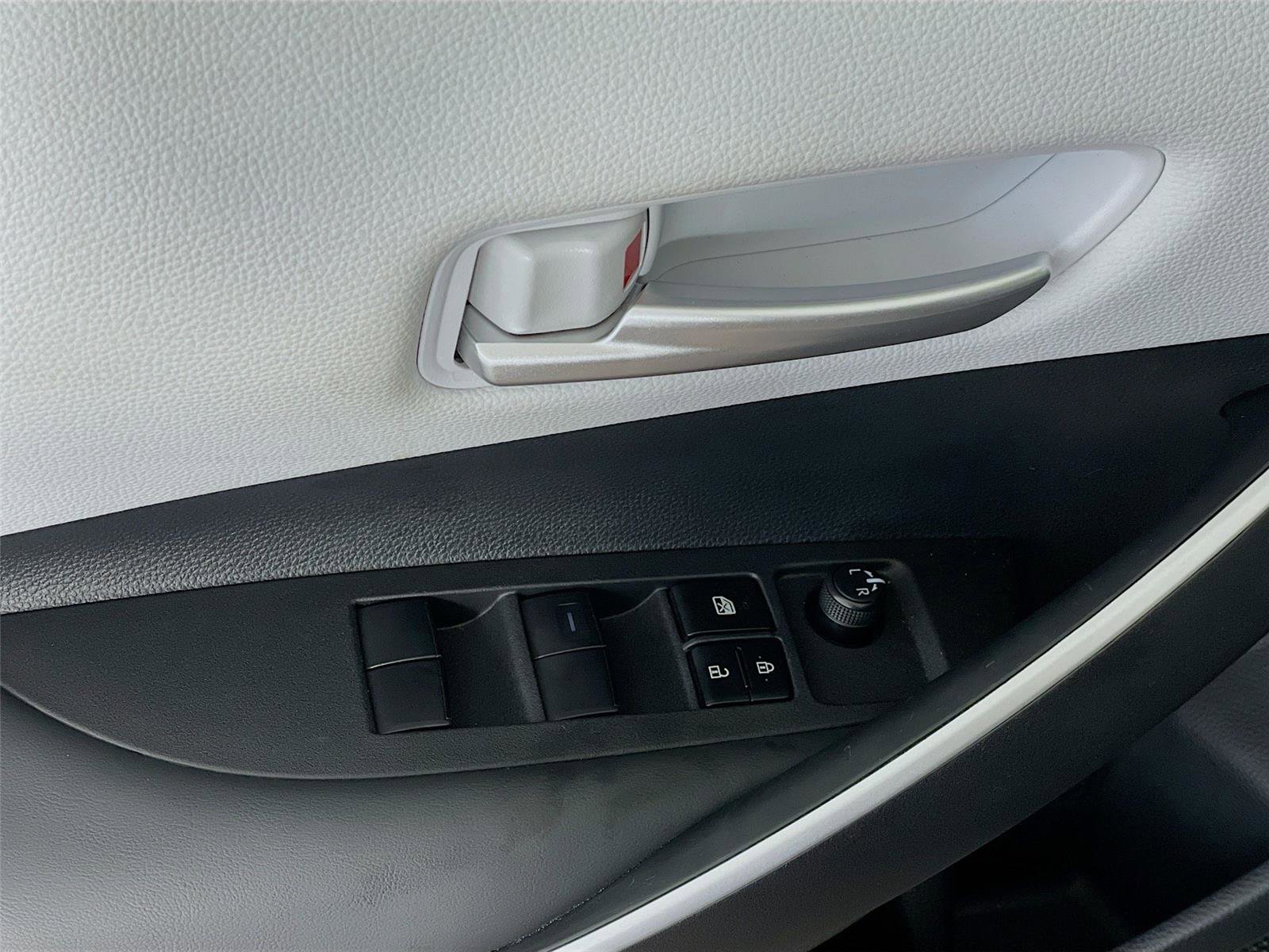 Used 2025 Toyota Corolla FX w/ Convenience Package image 21