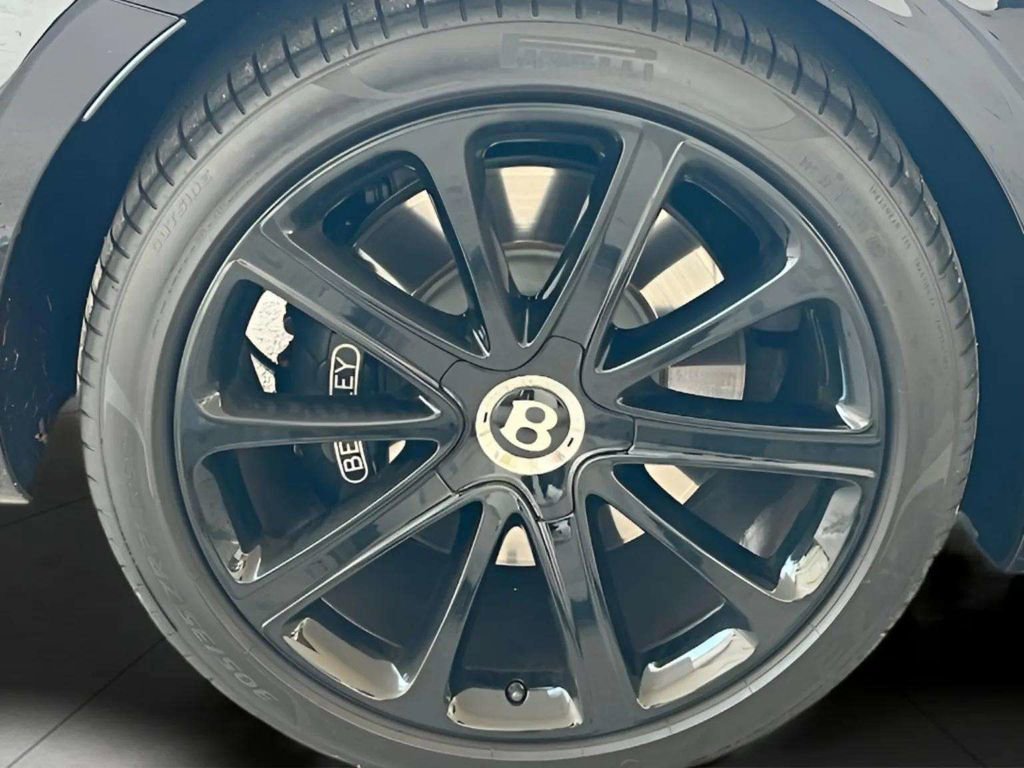 Used 2022 Bentley Continental GT image 32