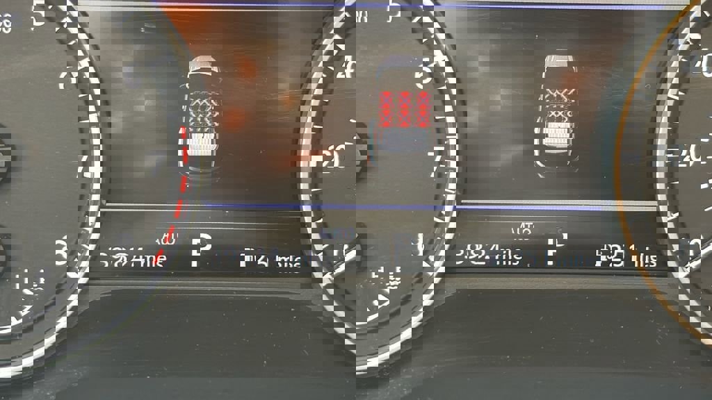 Used 2022 Nissan Pathfinder Platinum image 30