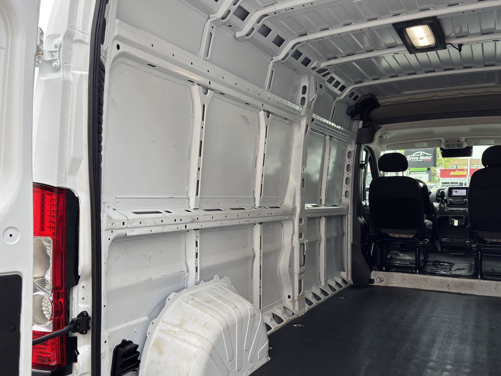 Used 2025 RAM ProMaster 2500 w/ Convenience Group FWD image 12