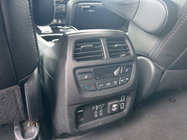 Used 2020 Honda Pilot Elite image 32