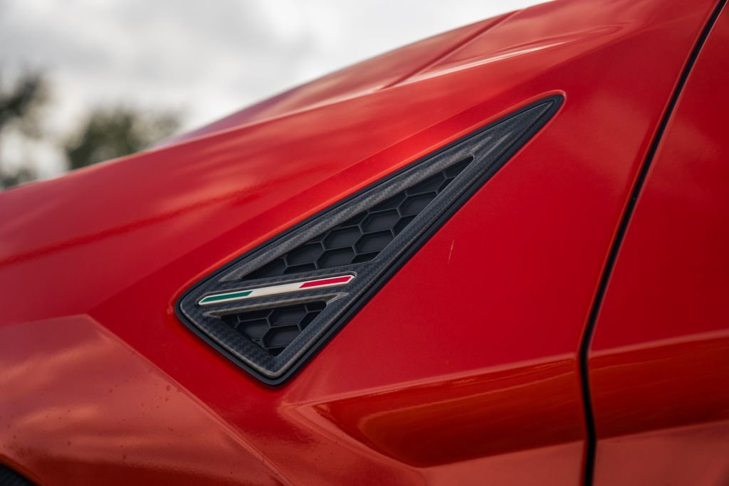 Used 2024 Lamborghini Urus Performante AWD/4WD image 19