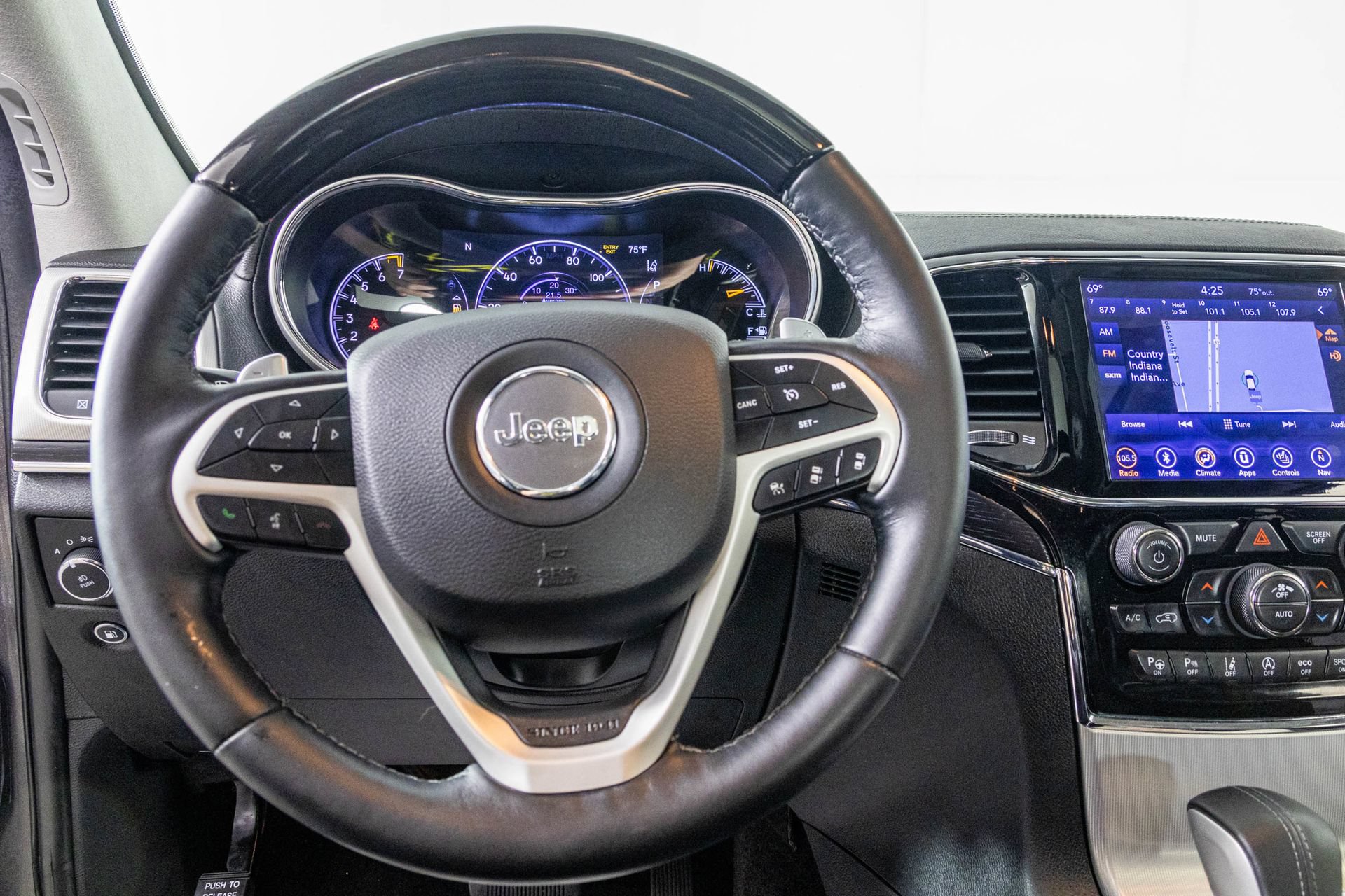 Used 2019 Jeep Grand Cherokee Summit w/ Platinum Series Group AWD/4WD image 33