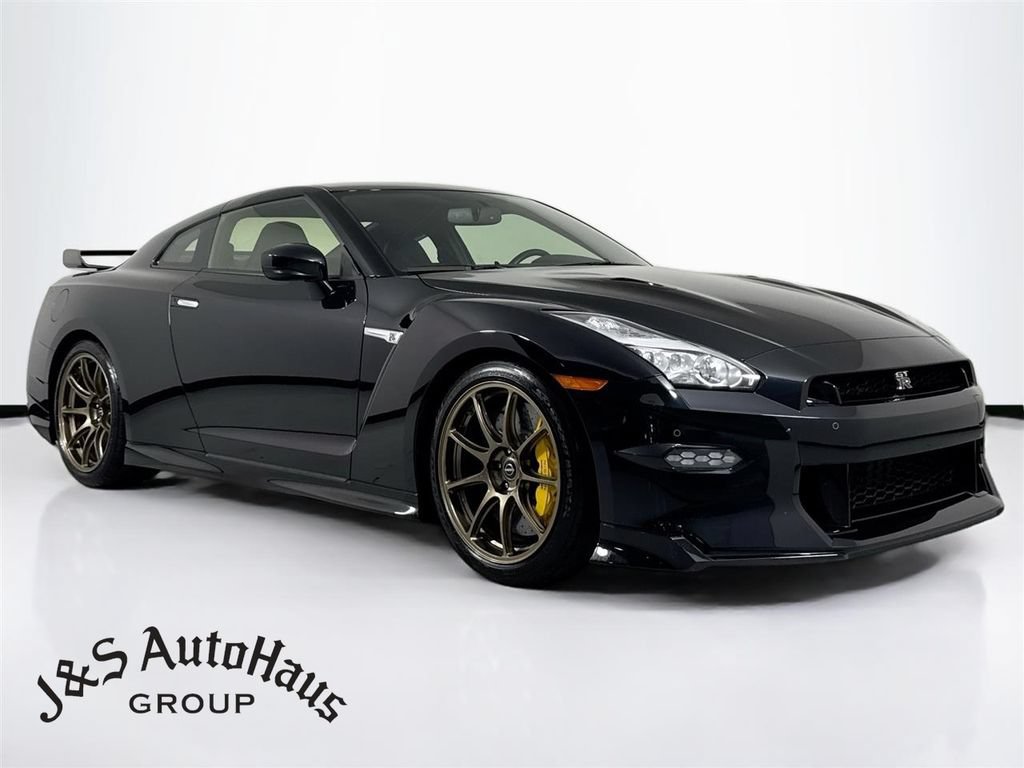 Used 2024 Nissan GT-R w/ Floor Mat Package AWD/4WD image 1