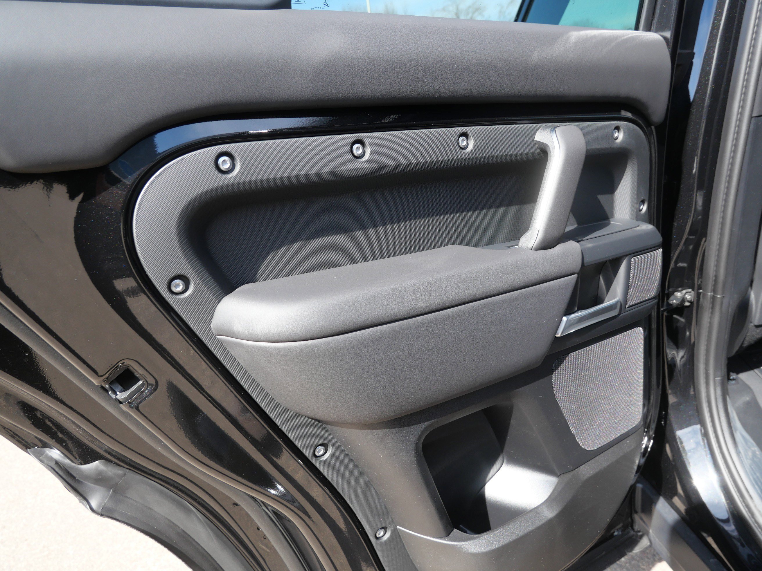 New 2026 Land Rover Defender 130 X-Dynamic SE AWD/4WD image 7