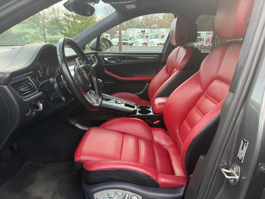 Used 2015 Porsche Macan Turbo AWD/4WD image 10