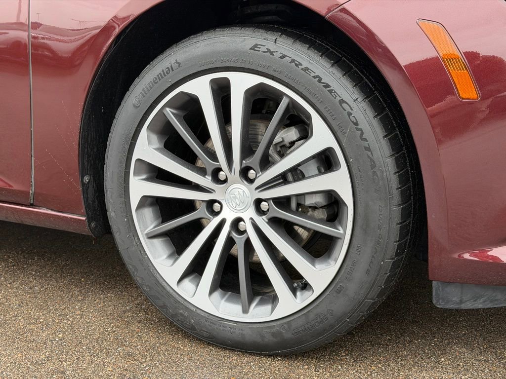 Used 2018 Buick Regal Essence image 25