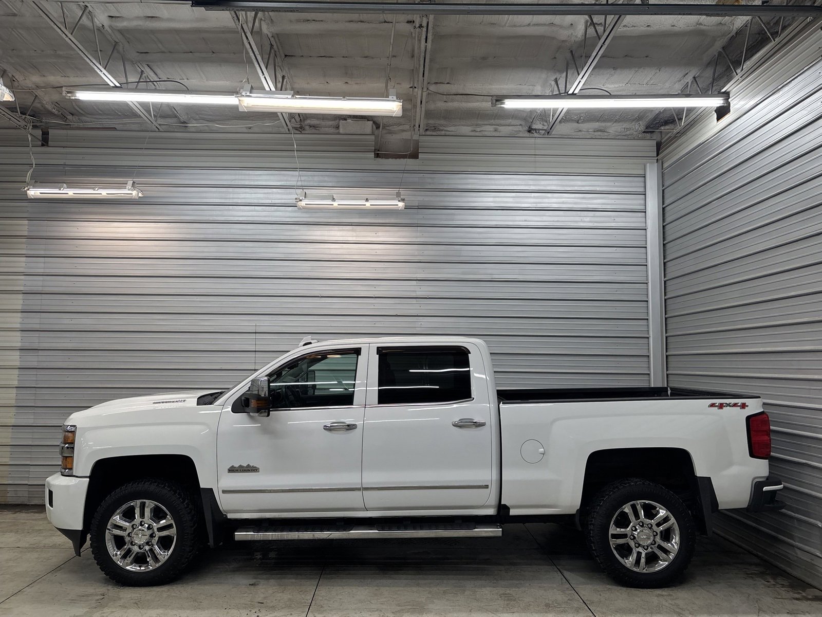 Used 2017 Chevrolet Silverado 2500 High Country w/ Duramax Plus Package image 8