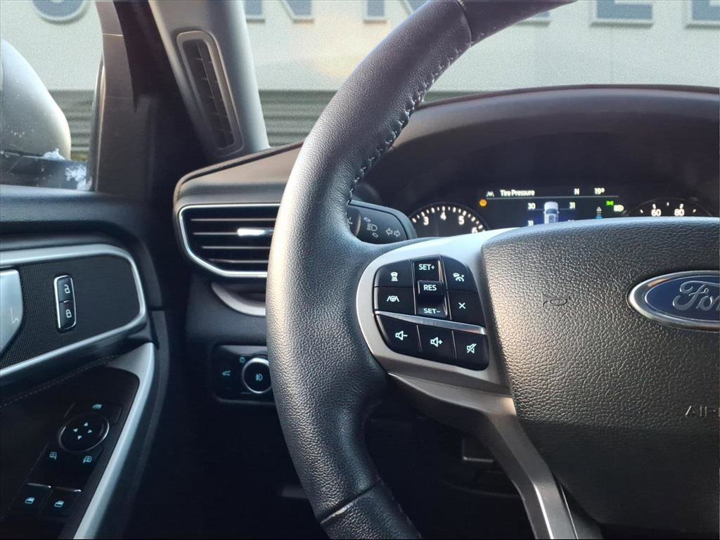 Used 2023 Ford Explorer XLT w/ Equipment Group 202A image 23