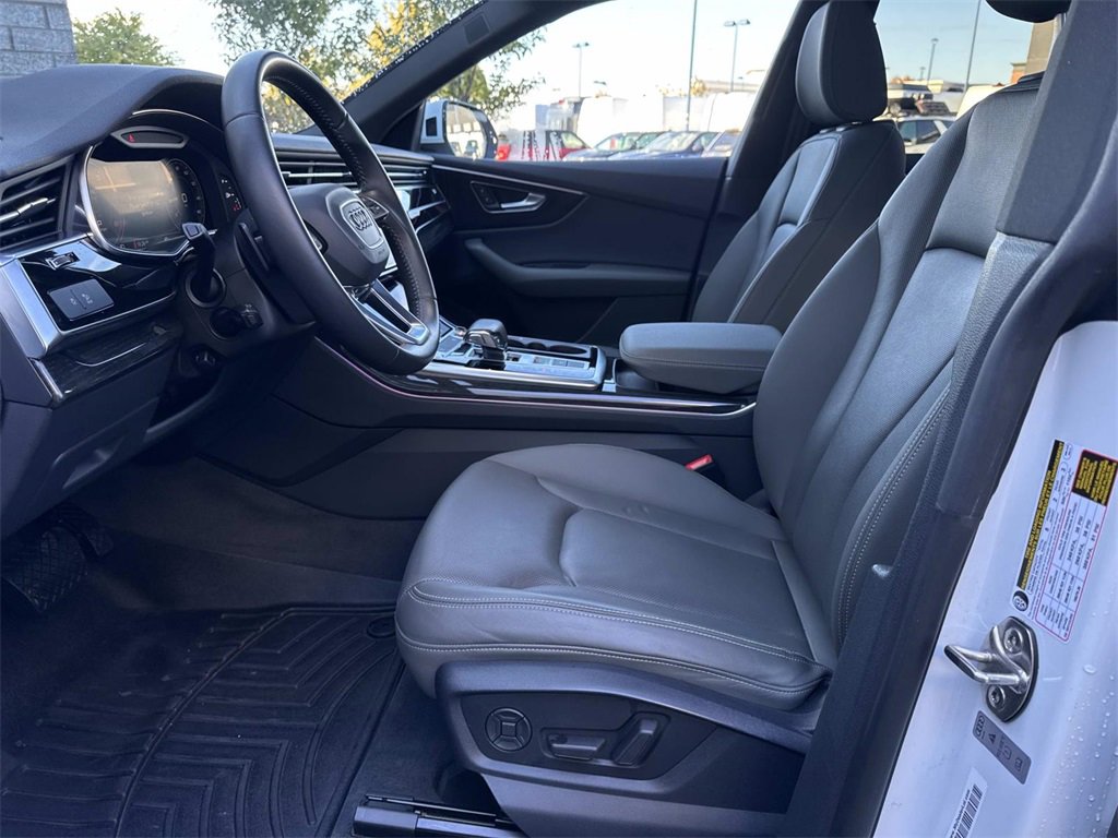 Used 2019 Audi Q8 Premium Plus w/ Premium Plus image 18