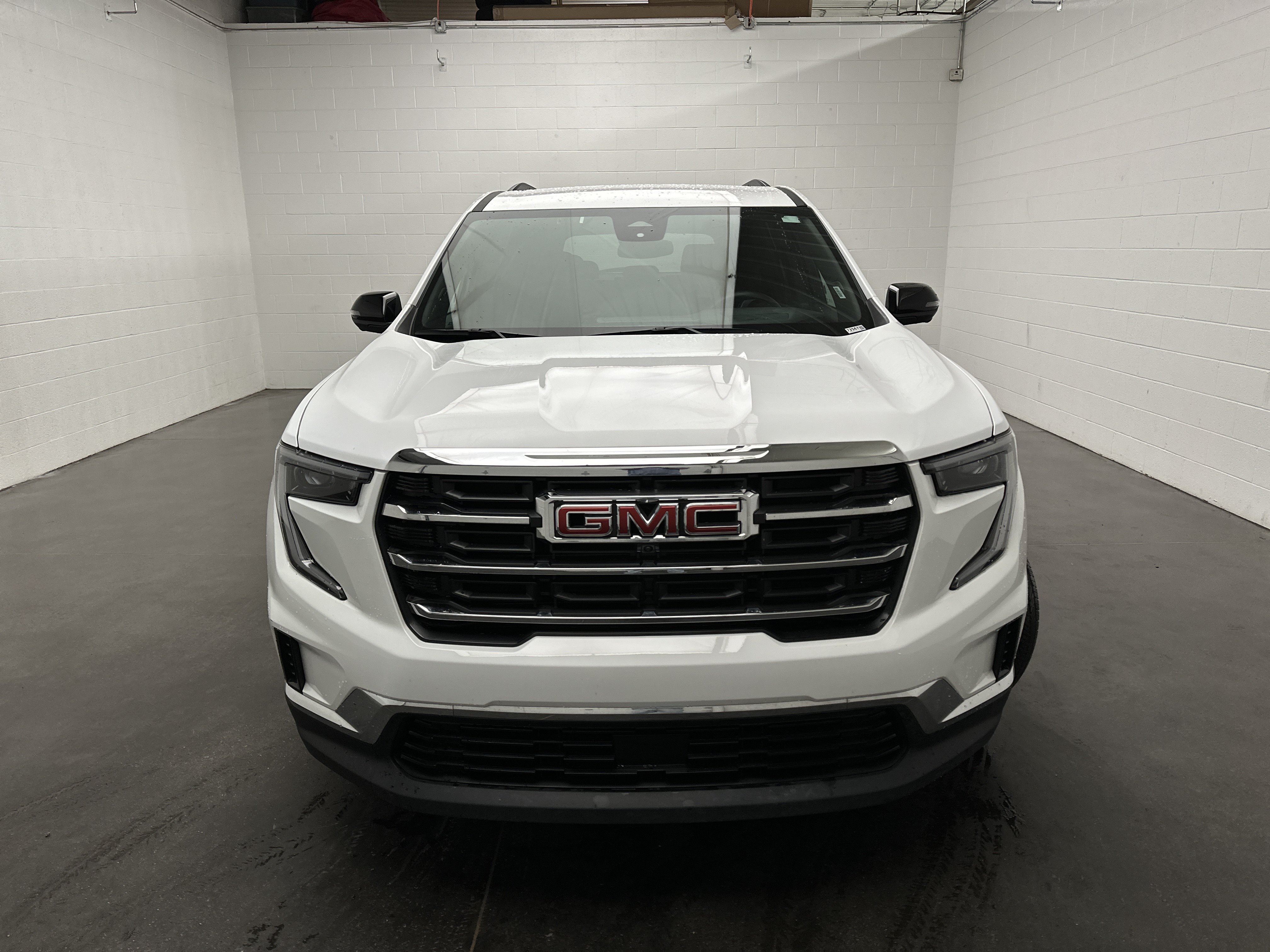 Used 2025 GMC Acadia Elevation FWD image 3