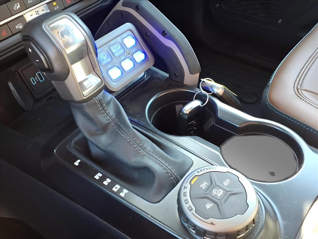 Used 2024 Ford Bronco Outer Banks image 10