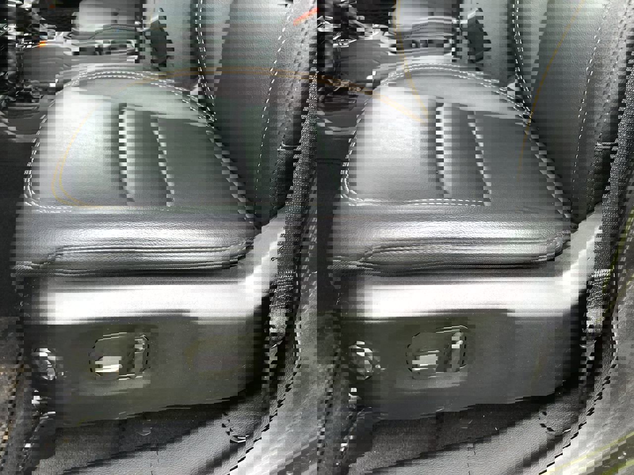 Used 2025 Jeep Gladiator Sport image 22