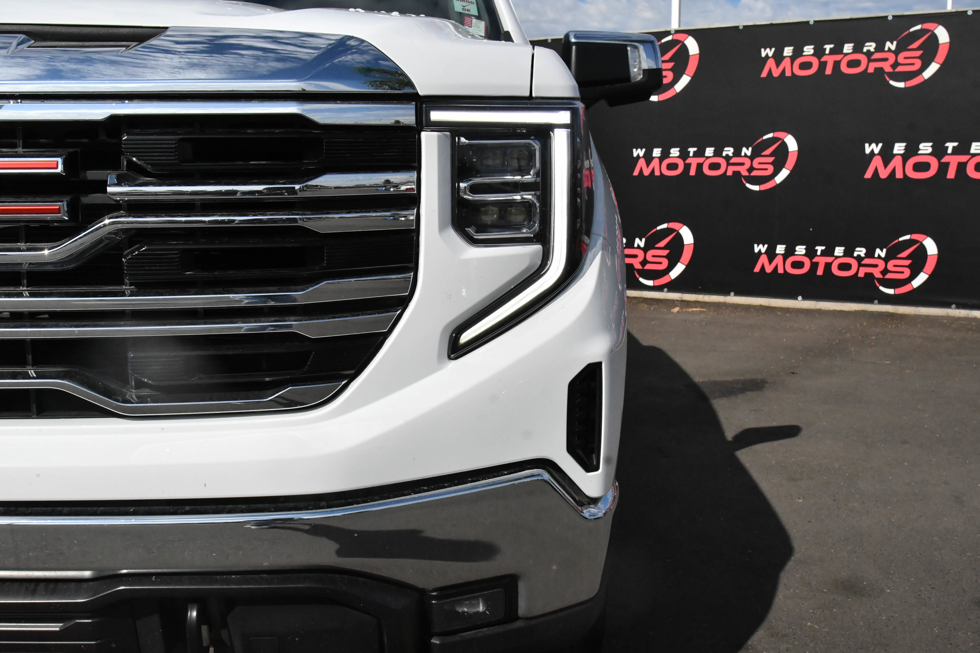 Used 2024 GMC Sierra 1500 SLT image 11
