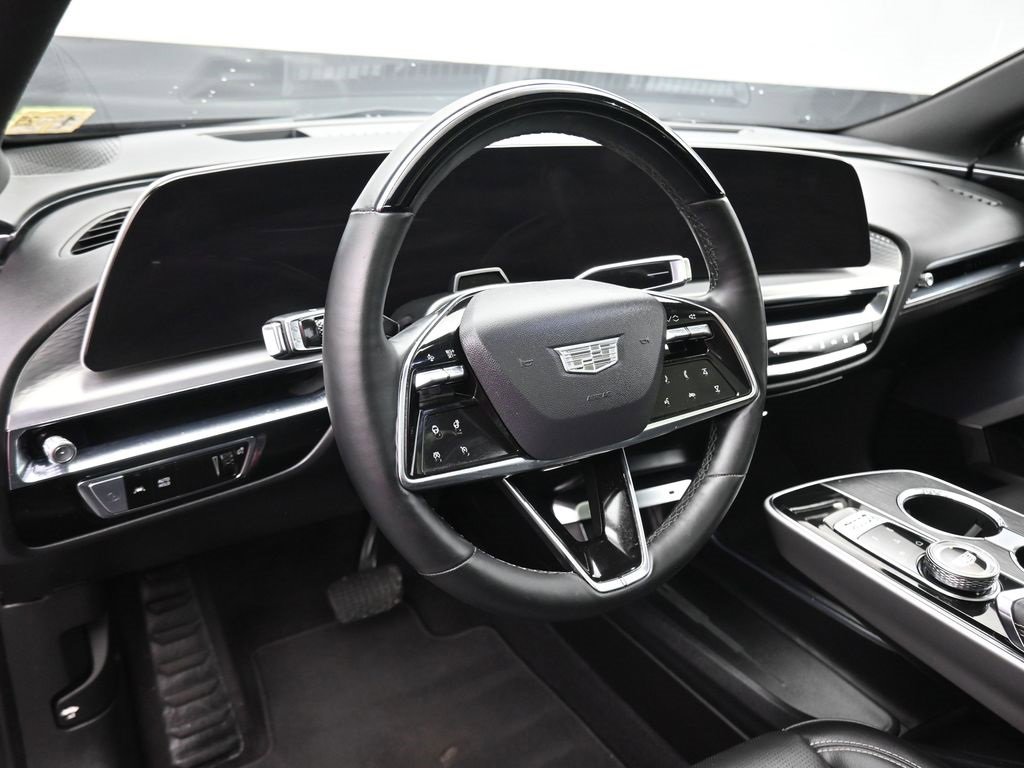 Used 2023 Cadillac Lyriq 2WD image 14