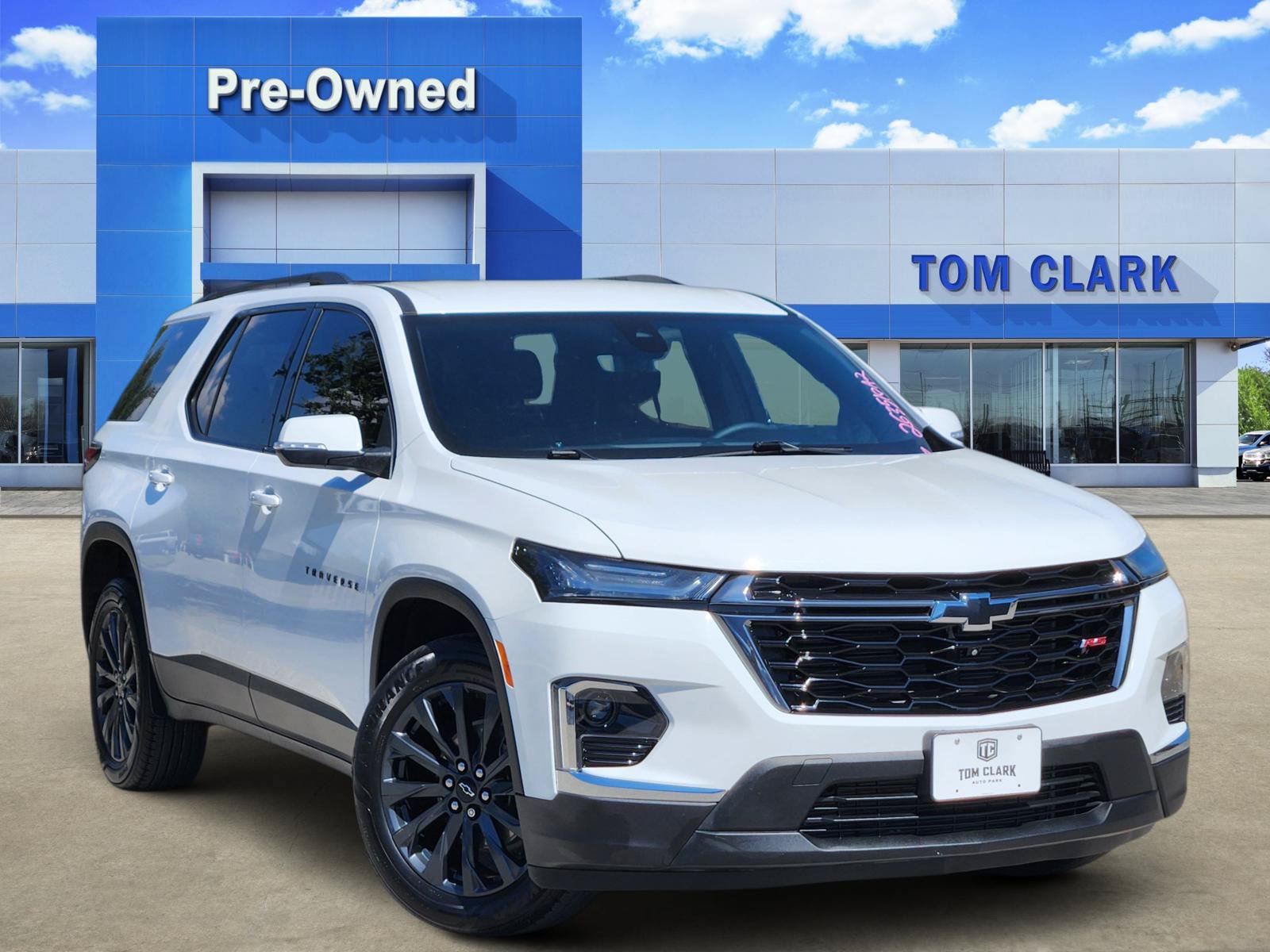 Used 2022 Chevrolet Traverse RS FWD image 1