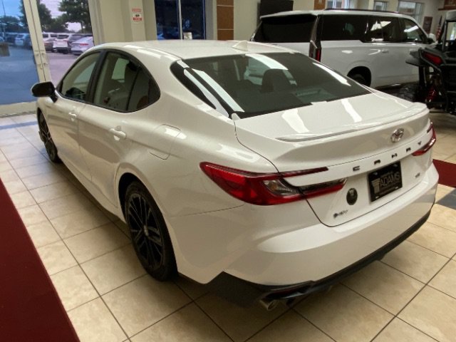 Used 2025 Toyota Camry SE FWD image 5