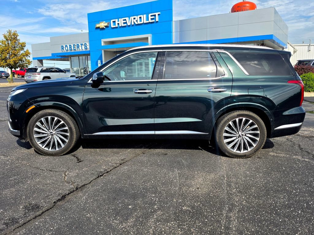 Used 2023 Hyundai Palisade Calligraphy w/ Cargo Package FWD image 3