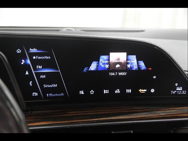 Certified 2022 Cadillac Escalade Premium Luxury AWD/4WD image 13