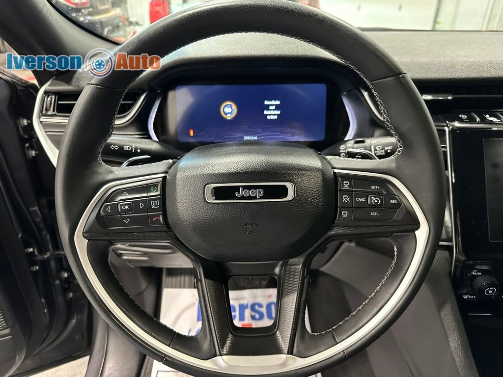 Used 2023 Jeep Grand Cherokee Altitude image 16