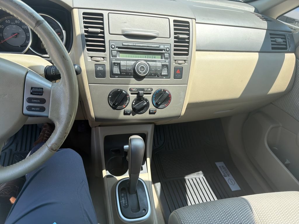 Used 2007 Nissan Versa Hatchback w/ Convenience Pkg FWD image 18