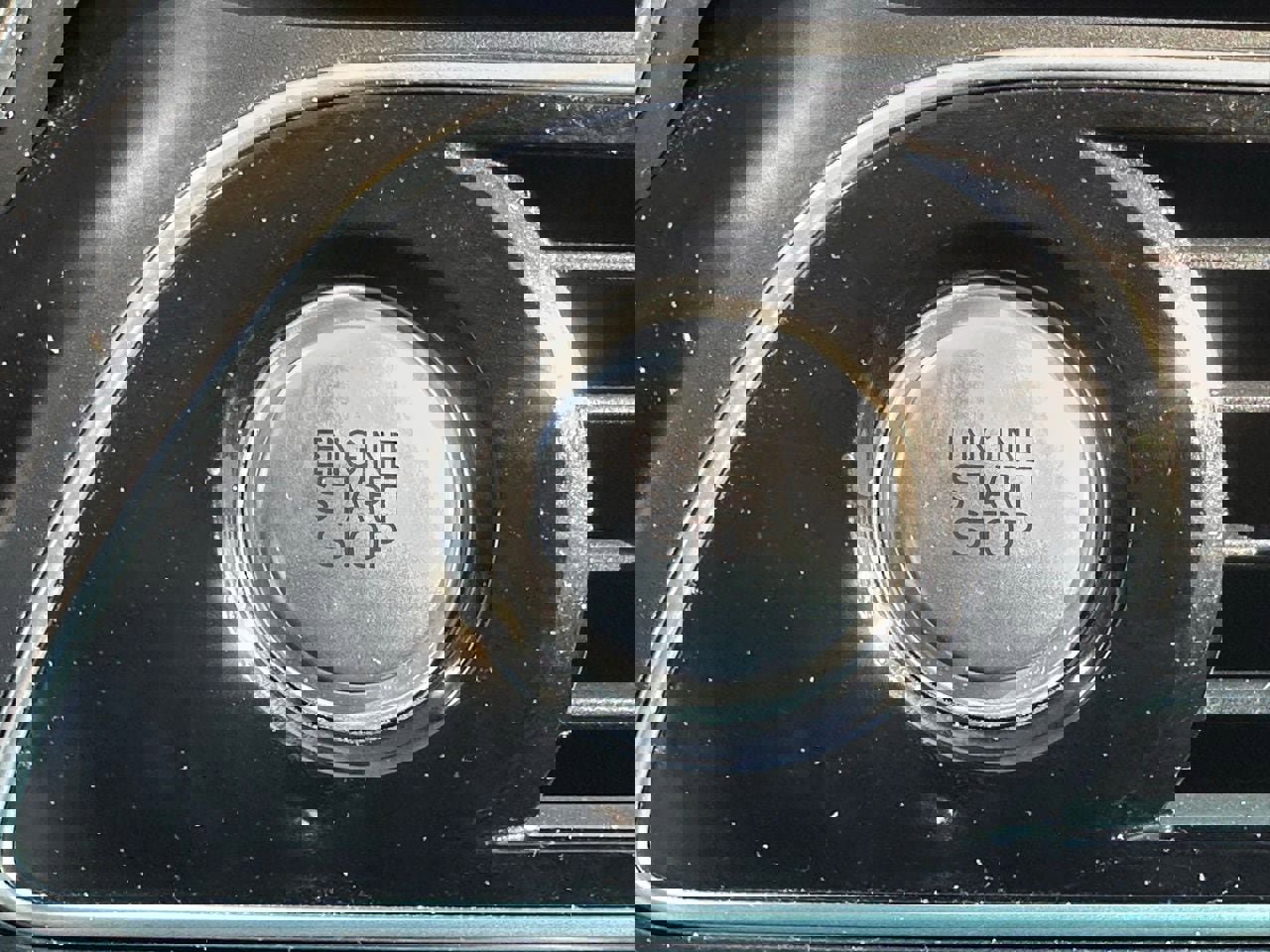 Used 2023 Genesis G70 2.0T image 27