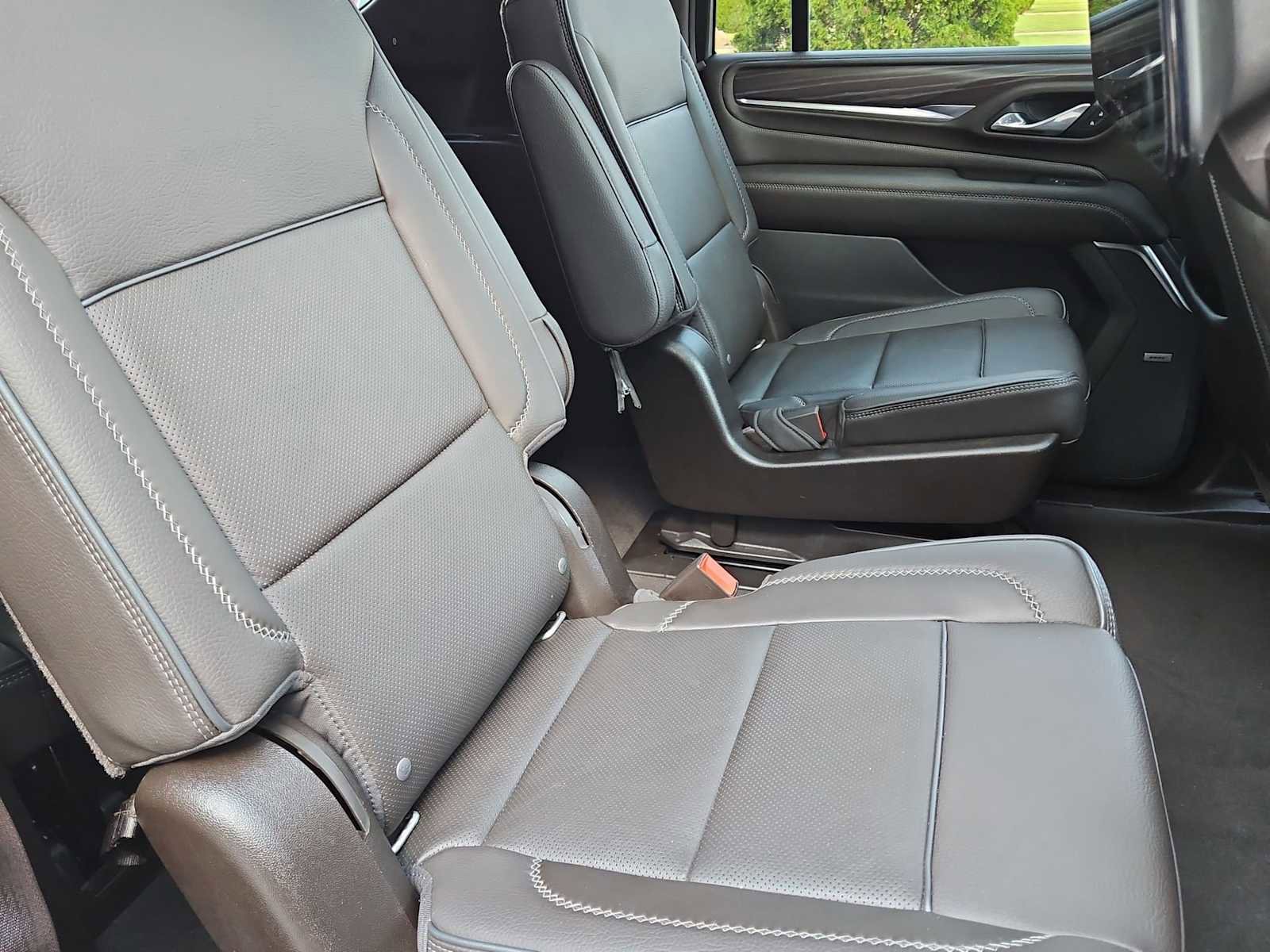 Used 2021 GMC Yukon XL Denali w/ Denali Premium Package image 22