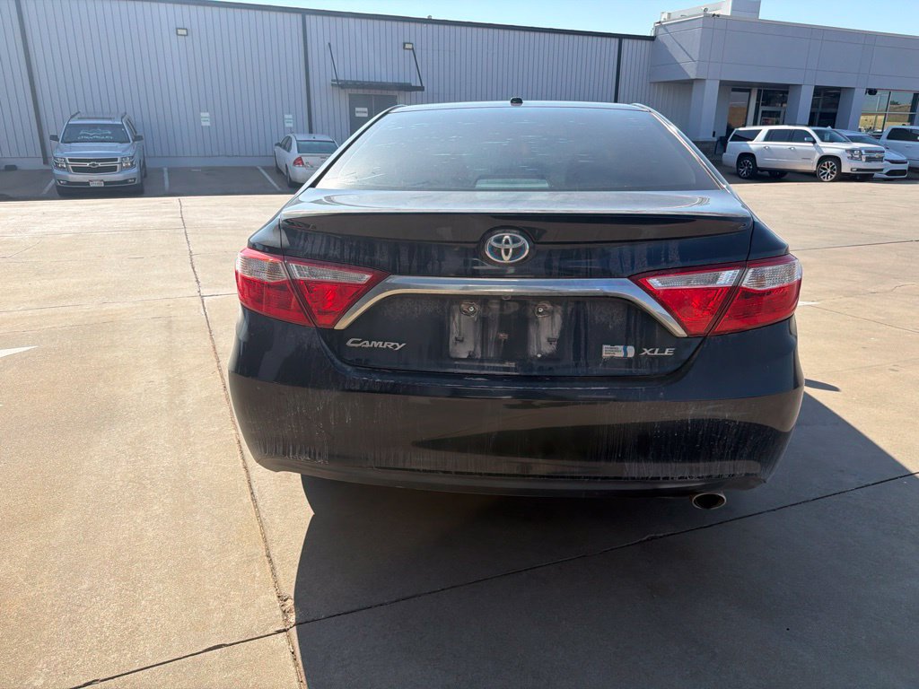 Used 2015 Toyota Camry XLE w/ Moonroof Package FWD image 4